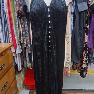 MARMIE WEST Black Crushed Velvet Backless Maxi Dress with Pearl Buttons